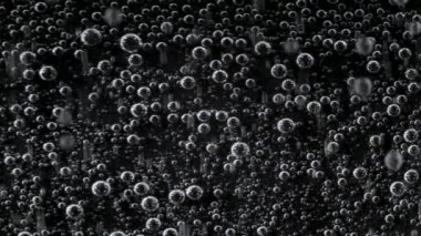 Cam siyah arka plan üzerine soda su kabarcıkları