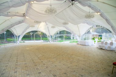 Fotoğraf güzel beyaz düğün Pergola