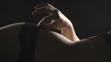 Siyah iç çamaşırı yalan cinsel kadın Video