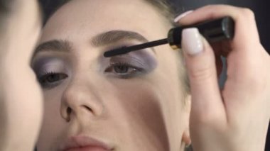 Siyah maskara uygulama Master video