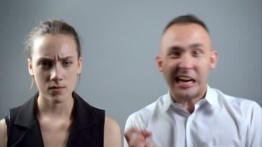 Erkek ve kadın grimacing Video