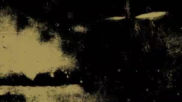 검은 색과 베이지 색으로 긁힌 오래된 영화 질감의 비디오 — 비디오
