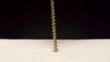 Bir tahta içine bir demir vida delme tornavida Video