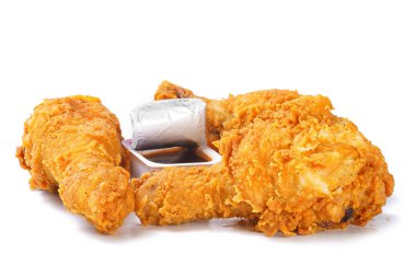 Barbekü soslu çıtır kızarmış tavuk bacağı