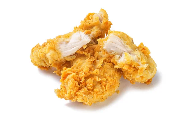 Foto de frango frito picante meia peça no fundo branco — Fotografia de Stock