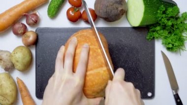 Balkabağının sert kesim videosu