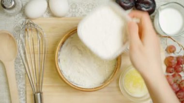Krep için hamur pişirme videosu