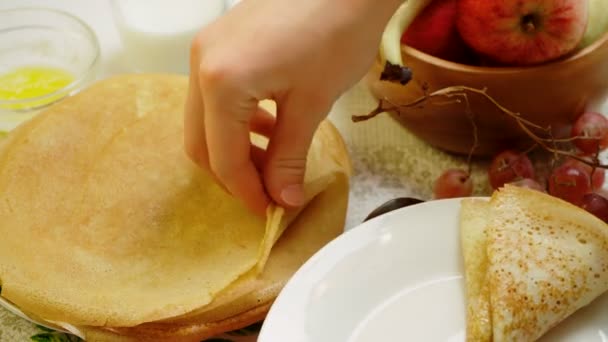 Video of pile roasted thin crepes — Stock Video