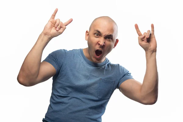 Foto von jungen rasierten Mann auf weiß mit erhobenen Fingern — Stockfoto