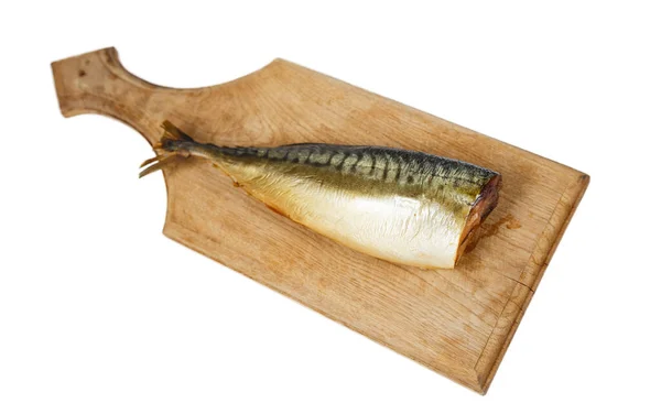 Photo smoked mackerel on kitchen wooden board — Stock Photo, Image