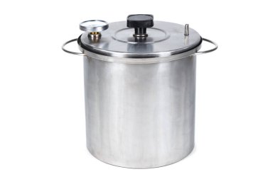 Beyaz arkaplanda fotometal tütsüleme kabı