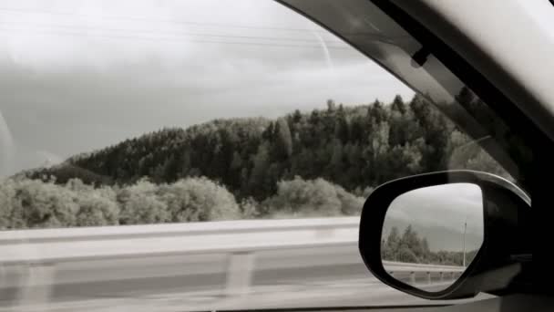 Filmagem da paisagem do espelho retrovisor do carro — Vídeo de Stock