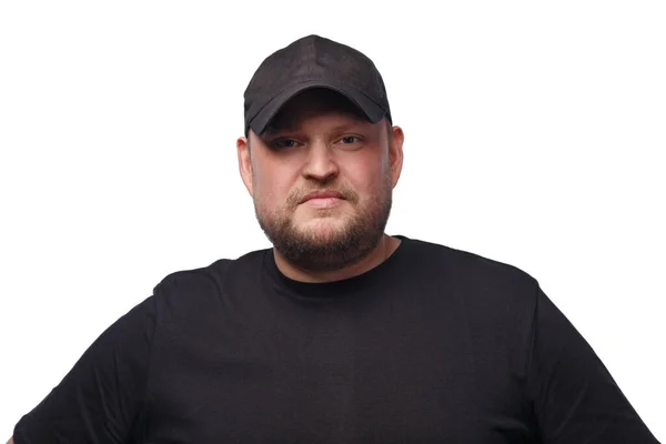 Foto de hombre rubio en gorra negra sobre fondo blanco —  Fotos de Stock