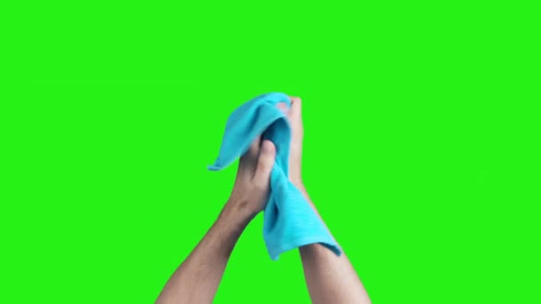 Video de machos limpiando las manos sobre fondo verde — Vídeos de Stock