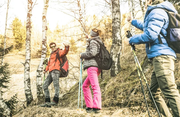 Randonnée Groupe Amis Forêt Sur Les Alpes Françaises Coucher Soleil — Photo