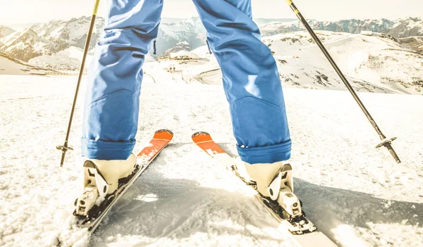 Atlet Ski Profesional Puncak Lereng Resor Ski Prancis Konsep Liburan — Stok Foto