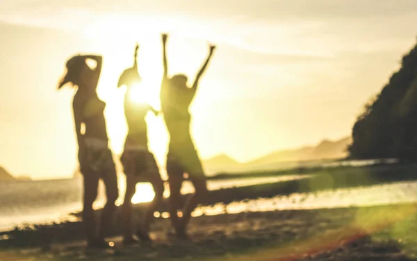 Silhueta Desfocada Borrada Mulheres Viajantes Pôr Sol Conceito Vaguear Viagem — Fotografia de Stock