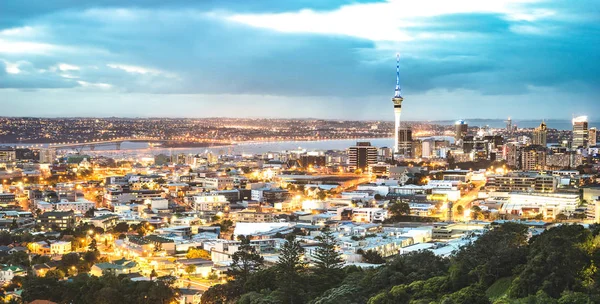 Auckland Skyline Von Mount Eden Nach Sonnenuntergang Zur Blauen Stunde — Stockfoto