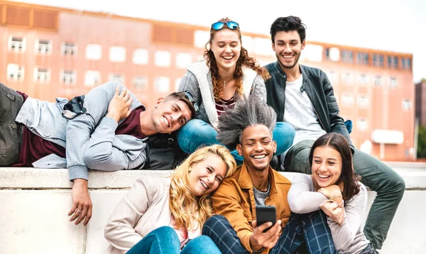 Happy Millennial Friends Having Fun Mobile Phone Lockdown Reopening Joyful — Stok Foto