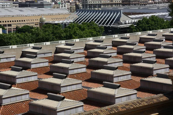 Верхняя Часть Большого Здания Барселоне Видна Сверху — стоковое фото