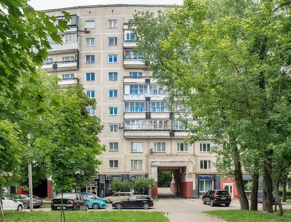 Moszkva Május 2018 Nezhinskaya Street Homlokzat Egy Kerek Kilenc Emeletes — Stock Fotó