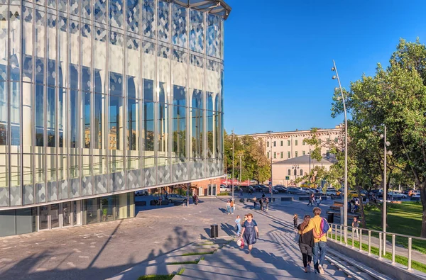 Moskova. 20 Eylül 2018. Zaryadye Park. Konser salonunun küçük amfi tiyatro — Stok fotoğraf