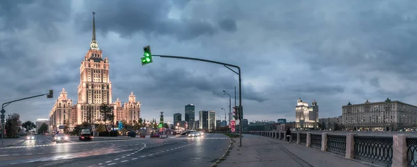 Moscow October 2018 Crossroads Traffic Lights Taras Shevchenko Embankment Front — Stock Photo, Image