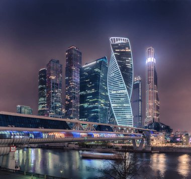 Moskova - 21 Ekim 2018: Köprü Bagration ve uluslararası iş merkezi 