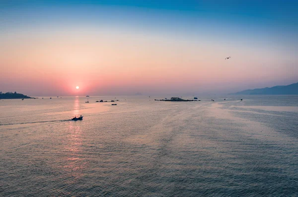 Vietnam Nha Trang May 2015 Fishing Vessel Rays Rising Sun — Stock Photo, Image