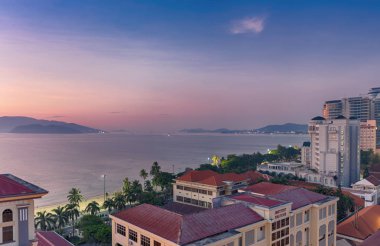 Vietnam, Nha Trang. 8 Mayıs 2015. Güzel şafak, Pasteur Enstitüsü ve modern Turizm oteller Üstten Görünüm