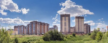 Moskova. 19 Haziran 2019. Solntsevo alanında yeni konut kompleksi Tatyanin Park güzel bir görünüm. Panorama
