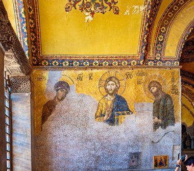Hindi. İstanbul. Temmuz 06, 2019. Bizans mozaiği, 1261, Ayasofya 'da. Vaftizci Meryem ve Yahya İsa 'dan insanlık için şefaat diliyor.