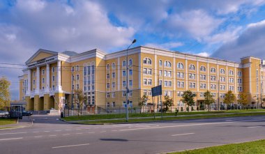 Moskova. 17 Ekim 2020. Akademisyen Vargi Caddesi 'ndeki Sergei Andriyaka Suluboya ve Güzel Sanatlar Akademisi