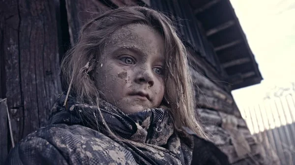 Retrato Niña Sucia Sin Hogar — Foto de Stock