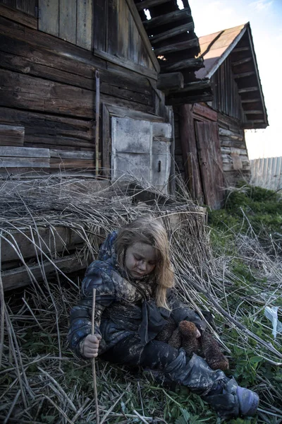 Retrato Niña Sucia Sin Hogar — Foto de Stock