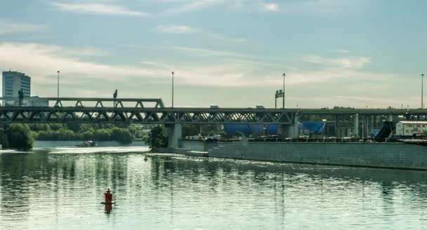 Живописный Вид Мост Лодки Москве Россия — стоковое видео