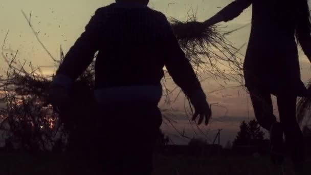 Happy Caucasian Mother Son Daughter Playing Wheat Field Sunset — Stock Video