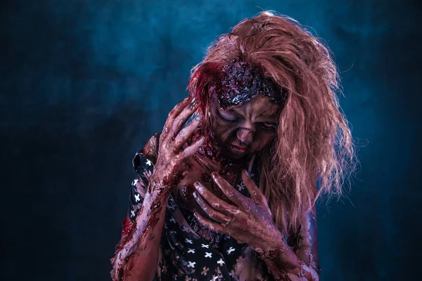 Portrait Scary Zombie Woman Posing Dark Misty Background Backlit — Stock Photo, Image