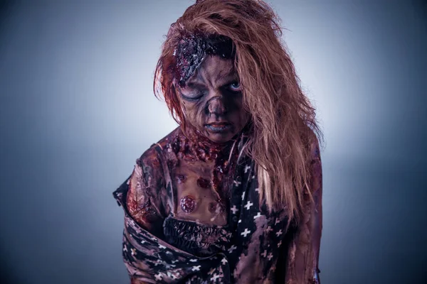 Dirty Zombie Woman Posing Dark Background — Stock Photo, Image