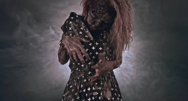 Mujer Zombie Miedo Posando Sobre Fondo Oscuro Con Luz Fondo — Foto de Stock