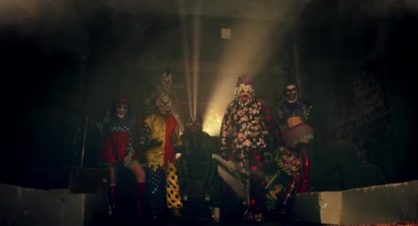 Klauni Tančí Děsivé Klauni Halloween Party Koncept — Stock video