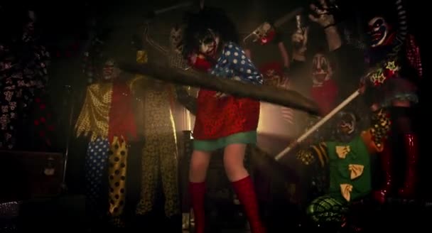 Clown Danse Avec Faux Effrayant Clowns Halloween Party Concept — Video