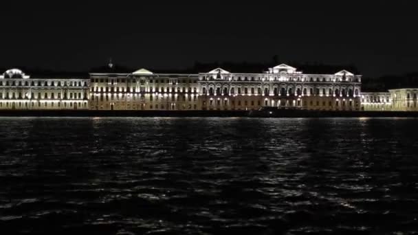 Vista Panorámica Del Río Neva Por Noche San Petersburgo Rusia — Vídeo de stock