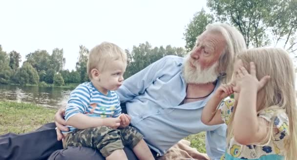 Caucasian Grandfather Grandson Granddaughter Spending Time Nature — Stock Video