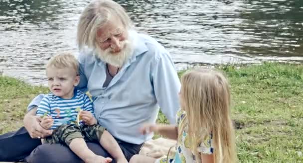 Caucasian Grandfather Grandson Granddaughter Spending Time Nature — Stock Video