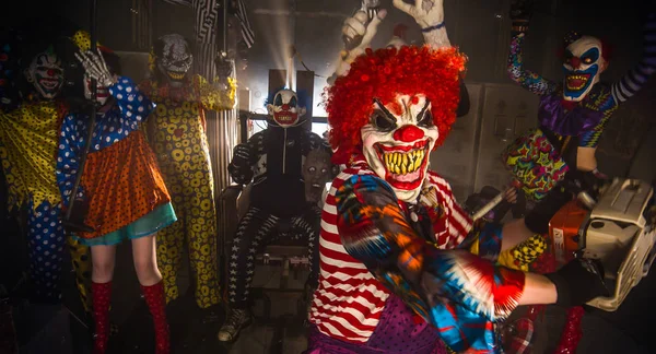 Clown Che Ballano Con Motosega Clown Spaventosi Halloween Party Concept — Foto Stock