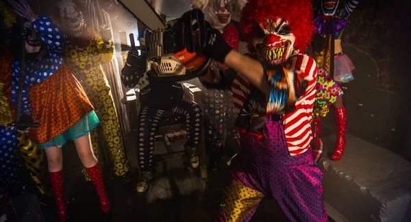 Danse Clown Avec Tronçonneuse Effrayant Concept Fête Halloween Clowns — Photo