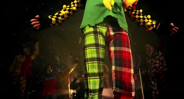 Clown Dans Läskiga Clowner Halloween Party Konceptet — Stockvideo