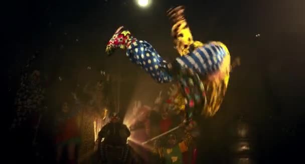 Clown Dans Läskiga Clowner Halloween Party Konceptet — Stockvideo