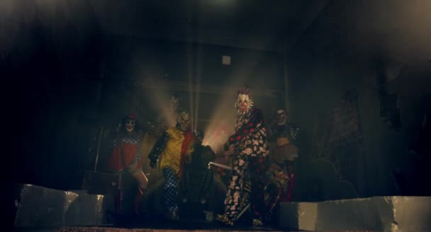 Clowns Tanzen Bei Grusel Clowns Halloween Party — Stockvideo